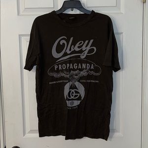 Obey shirt ❤️